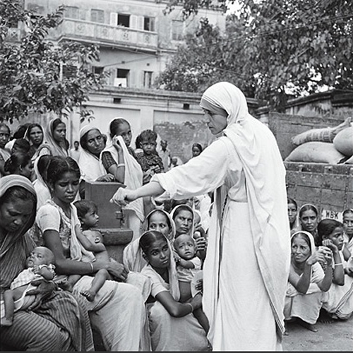 mother-teresa-life-living-2
